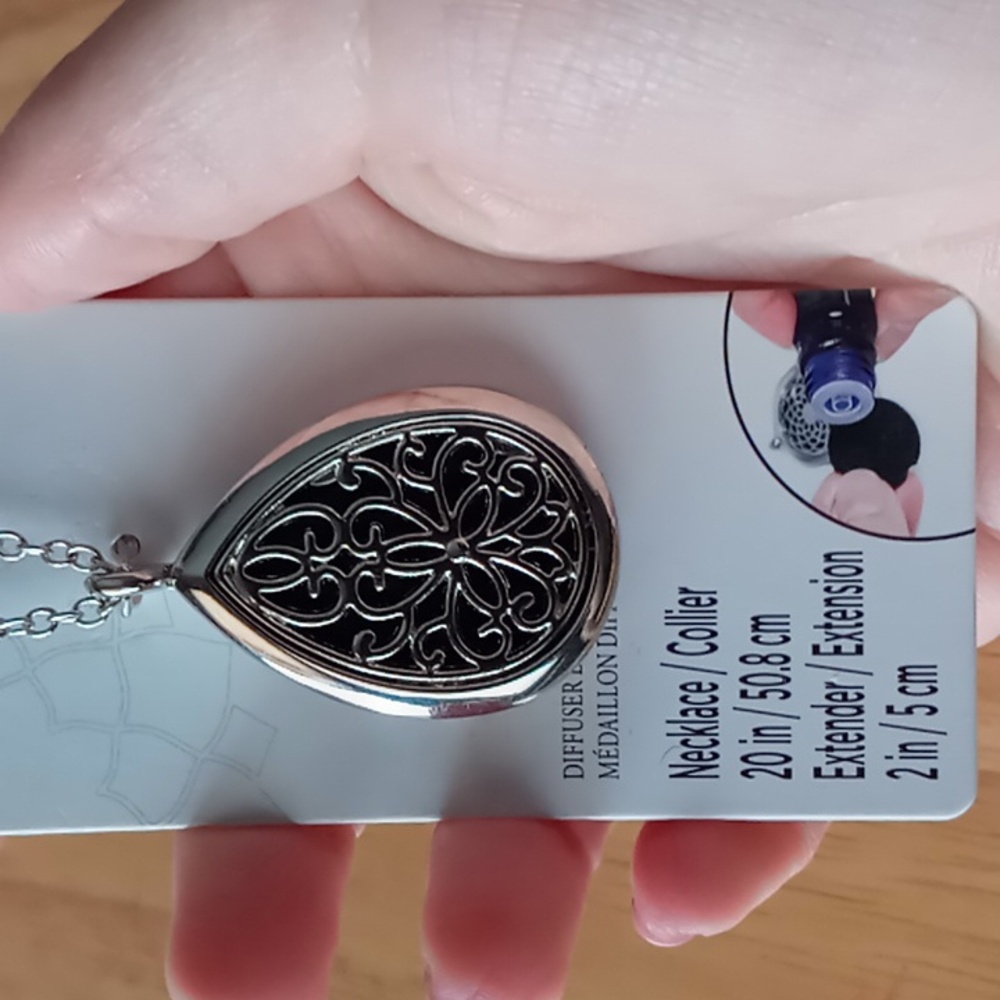 Positive Intentions Diffuser Locket - Picture 6 of 11